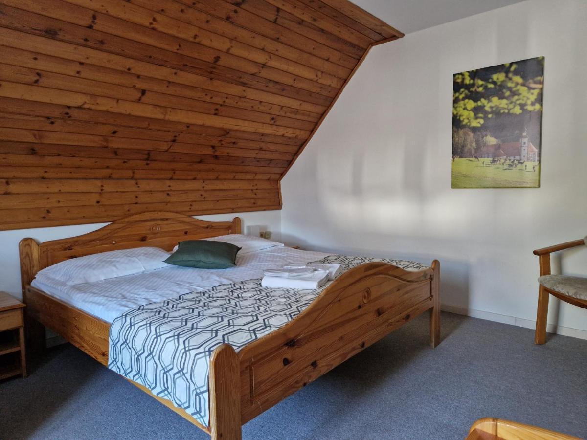 Guesthouse Jelenov Greben بوتْشيترتيك المظهر الخارجي الصورة